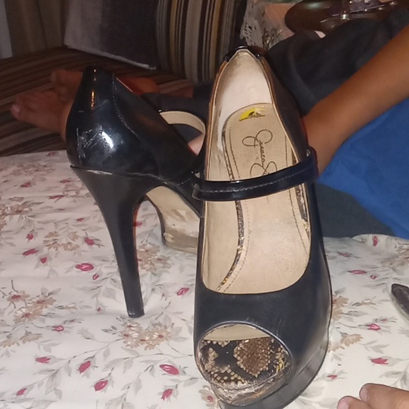 Heels - Picture 3 of 5